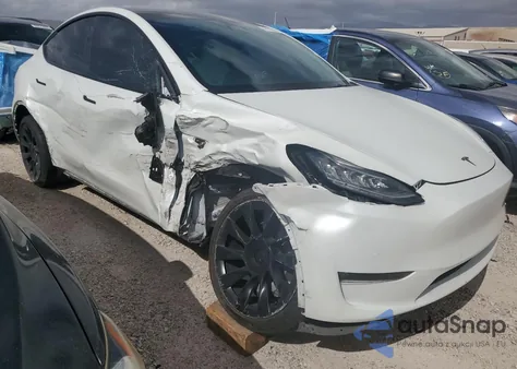 2022 Tesla Model Y from USA, damaged, VIN 7SAYGDEE0NF444002